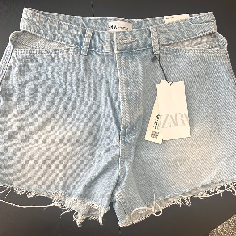 Zara Women's Light Blue Denim Shorts